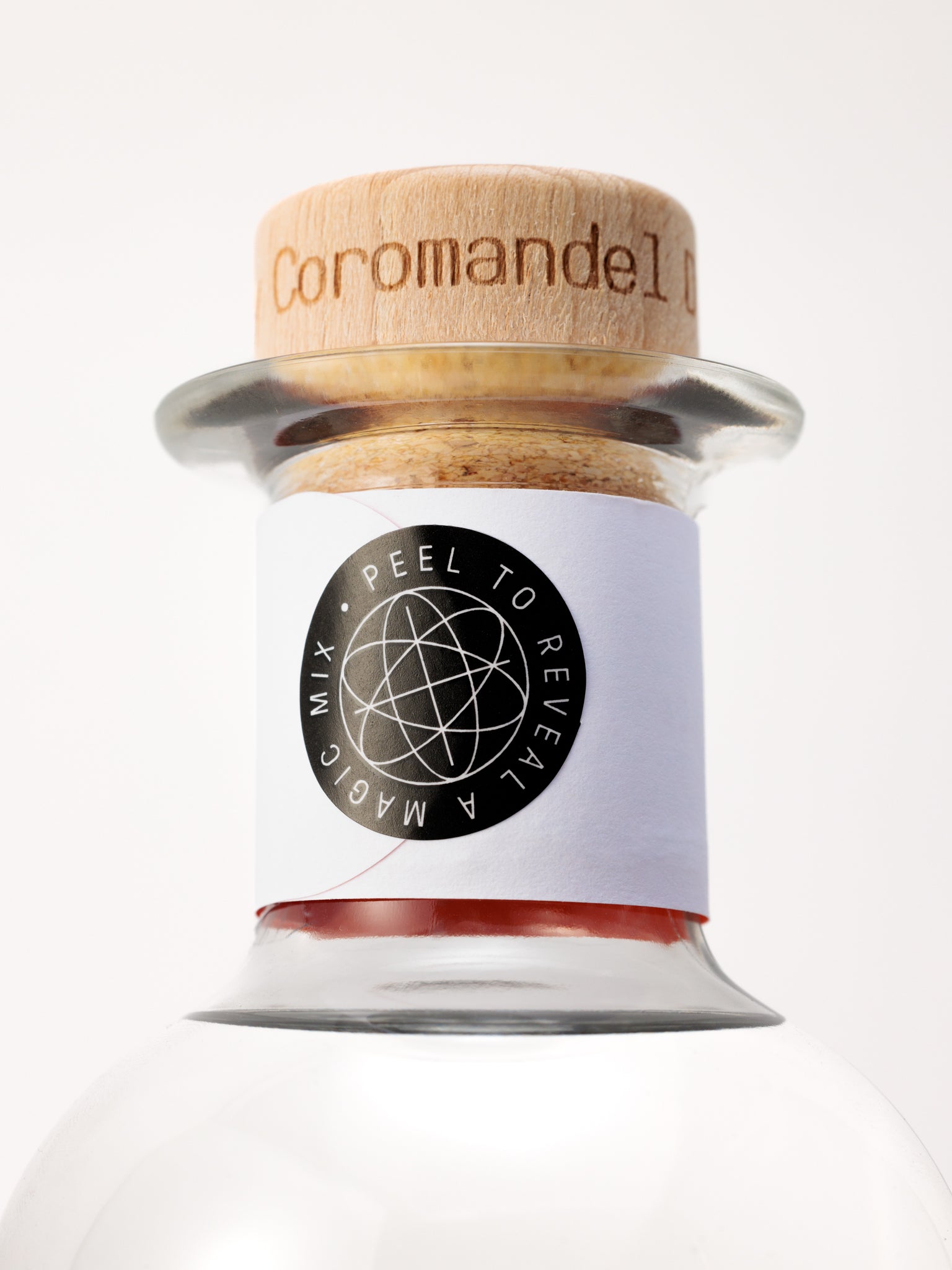 Awildian spiced gin bottleneck and cork details